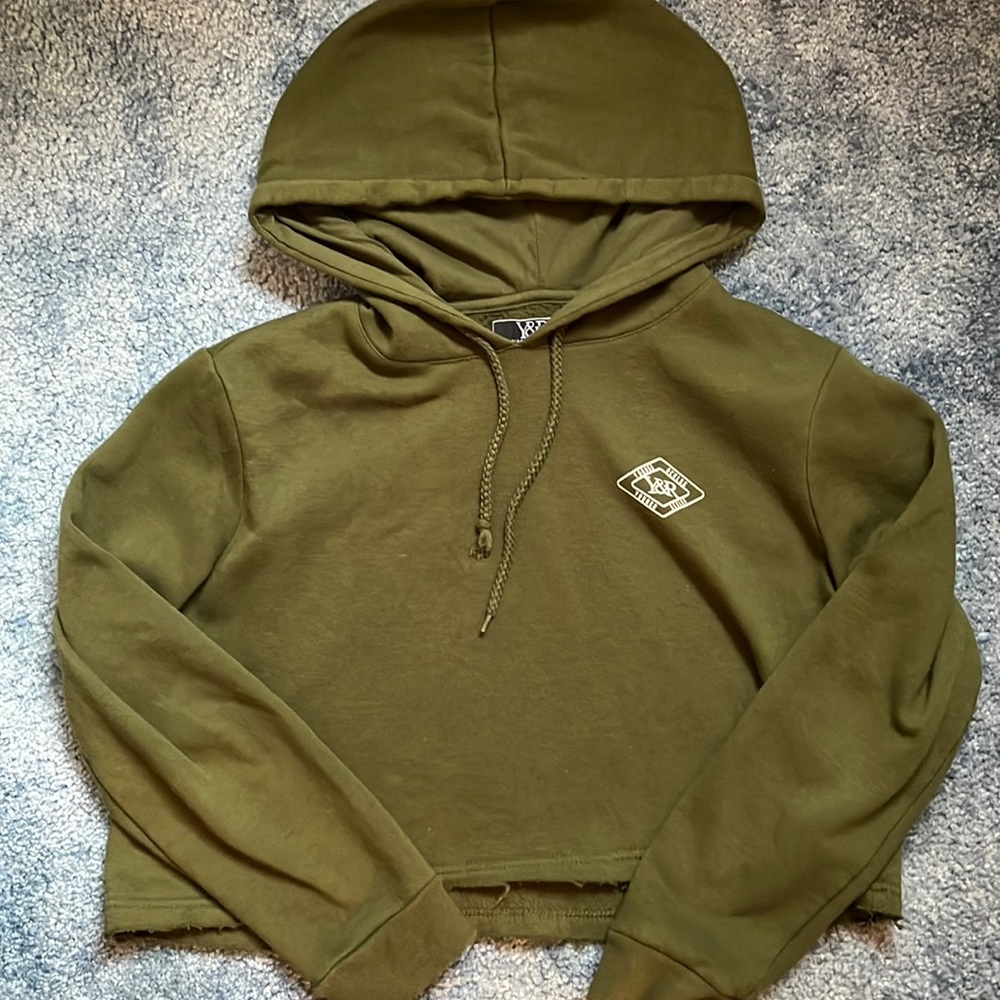 Young & reckless cropped hoodie